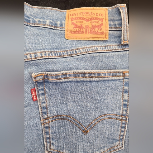 Levi's Mom Jean - Picture 2 of 4